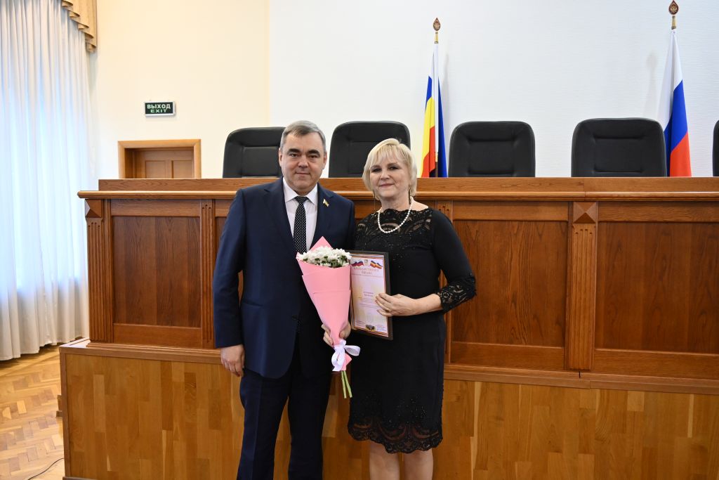 Сергей Рожков поздравил с профессиональным праздником работников культуры в Аксайском районе