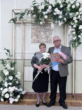 В Батайске поздравили супругов Даховых с золотой свадьбой