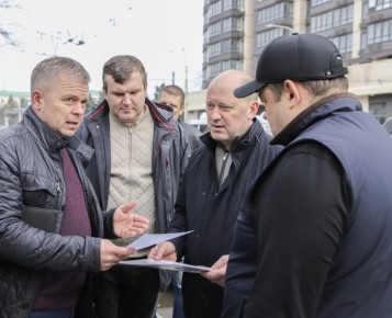 Выделенная полоса для общественного транспорта должна появиться на пл. 2-ой Пятилетки