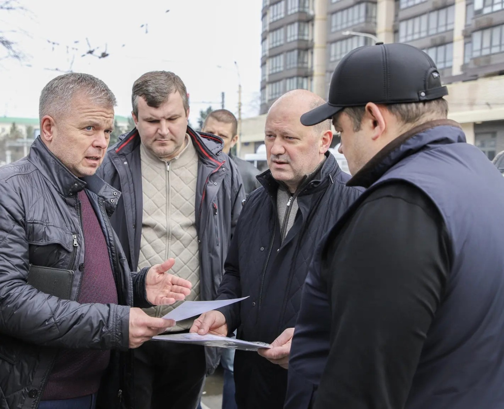 Выделенная полоса для общественного транспорта должна появиться на пл. 2-ой Пятилетки