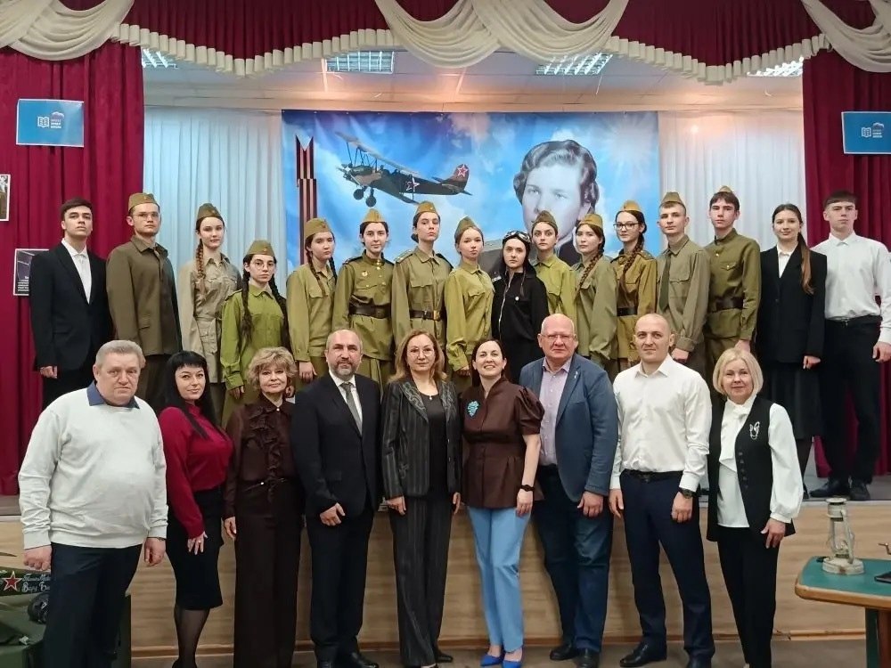 В гимназии №21 Батайска прошло патриотическое мероприятие проекта «Лица Героев»