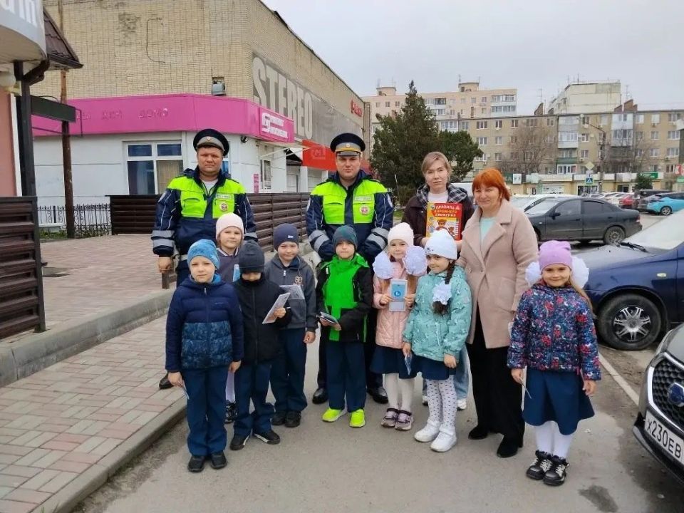 В Батайске прошла акция «Весна. Дети. Безопасность»