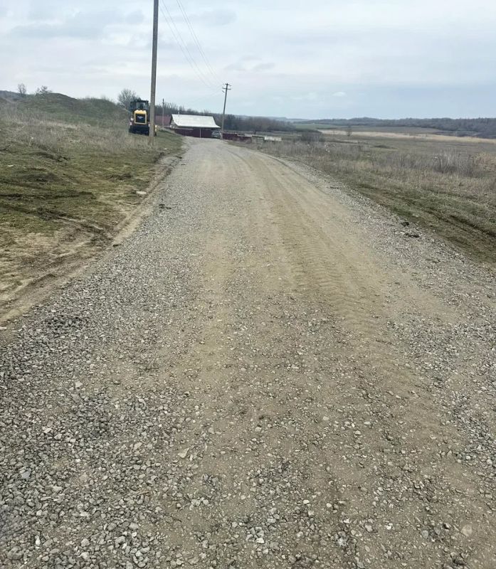 В Матвеево-Курганском районе отсыпят еще 6 км дорог