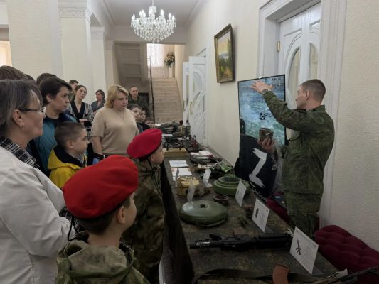 Выставка вооружения прошла в Октябрьском районе Дона