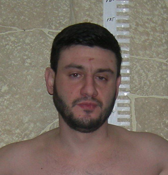 Полиция разыскивает 32-летнего мужчину, застрелившего своих родителей в Таганроге