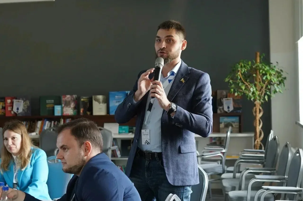 Николай Ромашенко вместе с донскими активистами принял участие в образовательной программе «Молодежное парламентское единство»