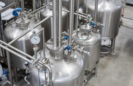 Донские полицейские нашли спиртовое оборудование в ростовском гараже