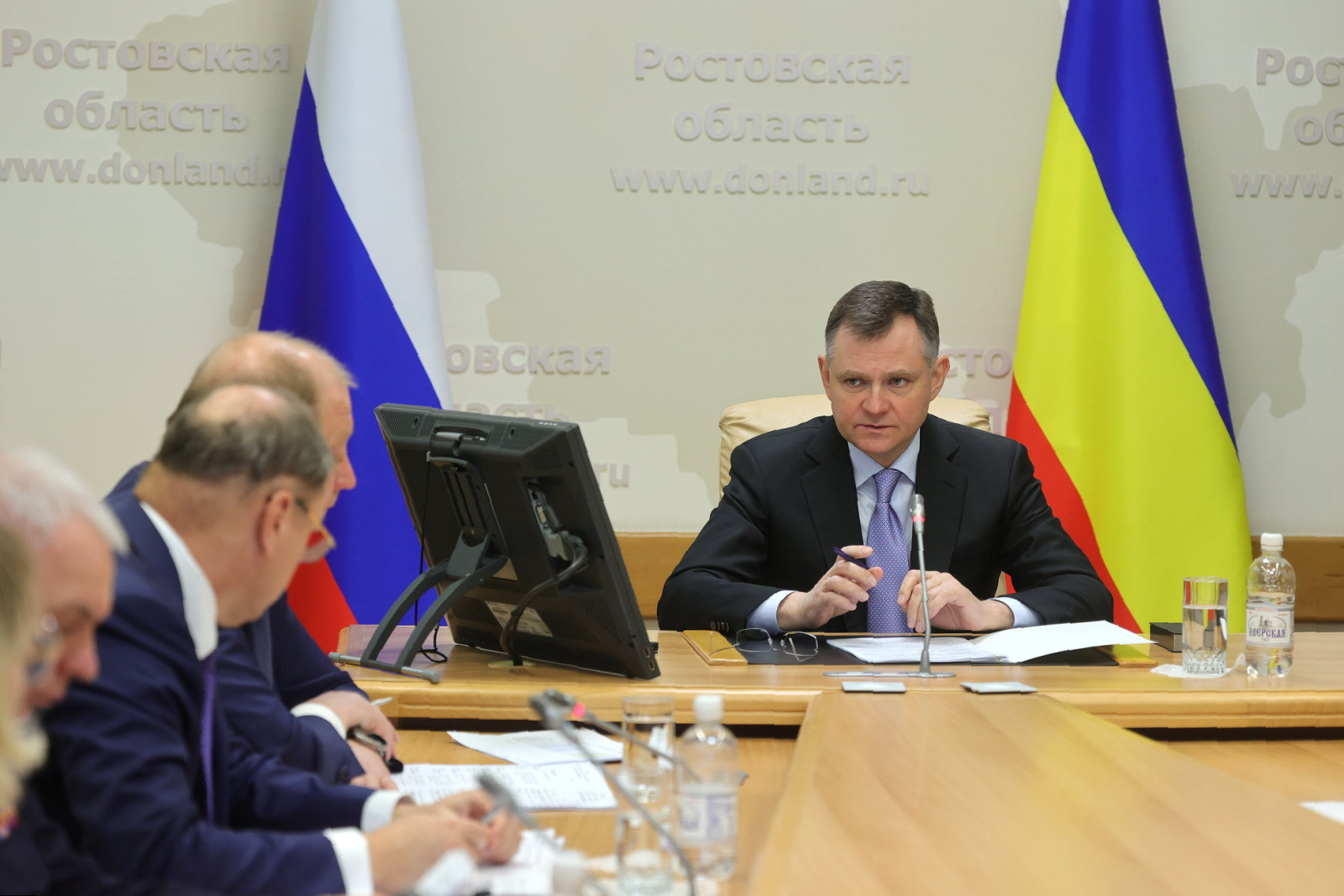 Устранена возникшая из-за технического сбоя задержка зарплаты учителям в нескольких школах Дона