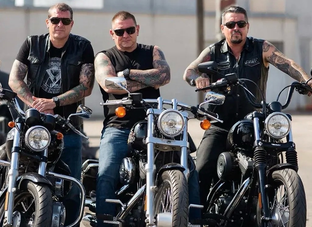 Винил, стрельба из лука и строительство детдома: кем на самом деле являются современные ростовские байкеры