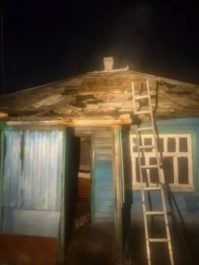 88-летняя женщина погибла на пожаре в Азовском районе