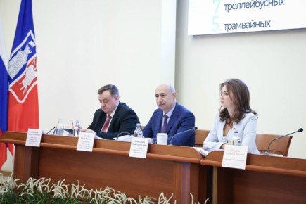 7-е заседание городской Думы: звание «Мать-героиня» — Ирине Осяк