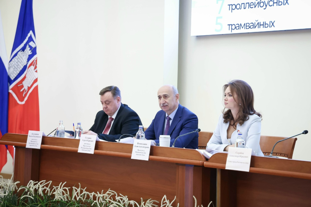 7-е заседание городской Думы: звание «Мать-героиня» — Ирине Осяк