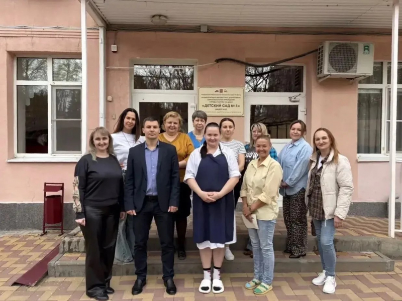 Руководитель ростовского уголовного розыска провел встречу с работниками детского сада по вопросам кибербезопасности