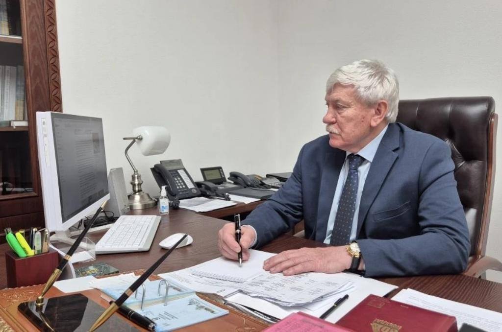 Заместитель Председателя Законодательного Собрания Ростовской области – председатель комитета по аграрной политике Вячеслав Василенко в режиме видео-конференц-связи принял участие в парламентских слушаниях Государственной...