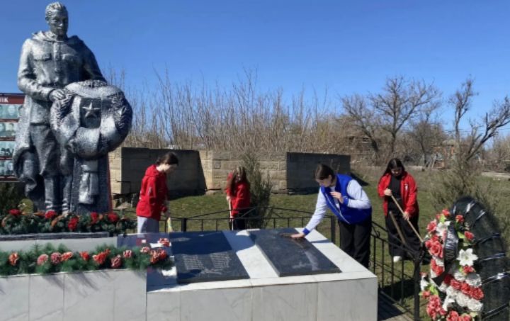 В рамках акции «Дон помнит» обновлены более 2 тыс. памятников и воинских захоронений