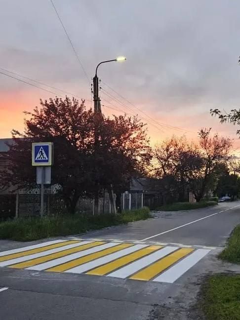 В Батайске продолжается обновление дорожной разметки