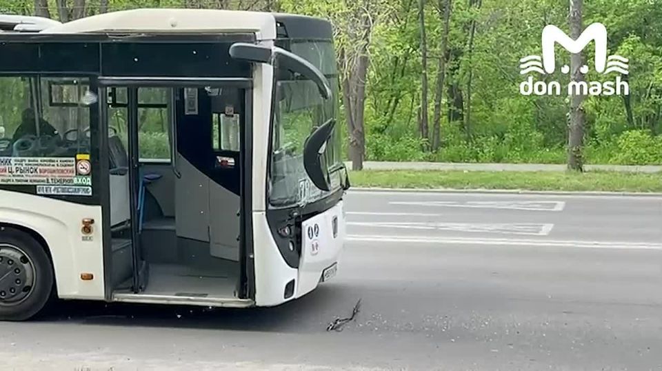 Автобус врезался в "ГАЗель" в Ростове — один пассажир пострадал