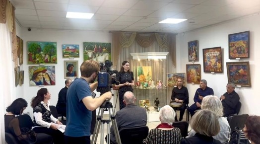В Ростове открылась выставка «Дивная птица-живопись» Элины Григорьян