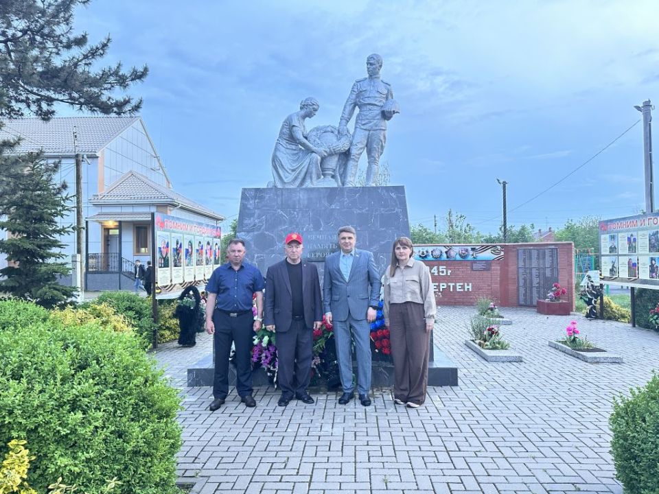 Владмир Влазнев осмотрел благоустроенные объекты в селе Елизаветовка