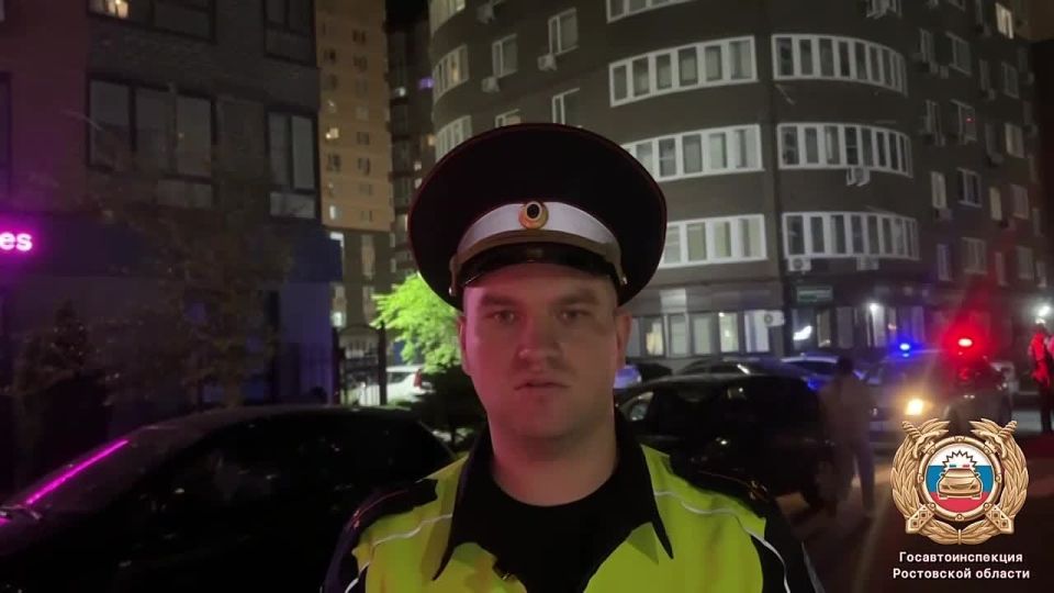 Сотрудники полиции устанавливают обстоятельства ДТП с пострадавшим несовершеннолетним