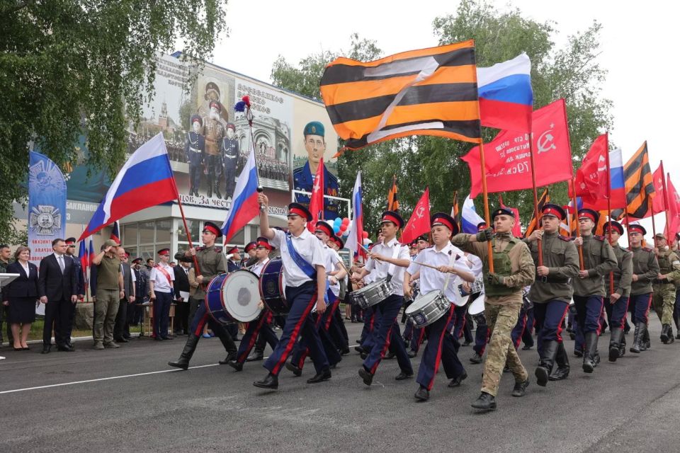 Артём Жога: В городе Шахты Ростовской области посетил кадетский корпус им. генерала Бакланова. Это не просто учебное заведение, а место, где хранятся и передаются из поколения в поколение вековые традиции российского...