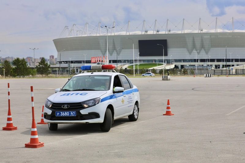 В Ростове-на-Дону состоялись соревнования по служебному автомногоборью среди донских полицейских