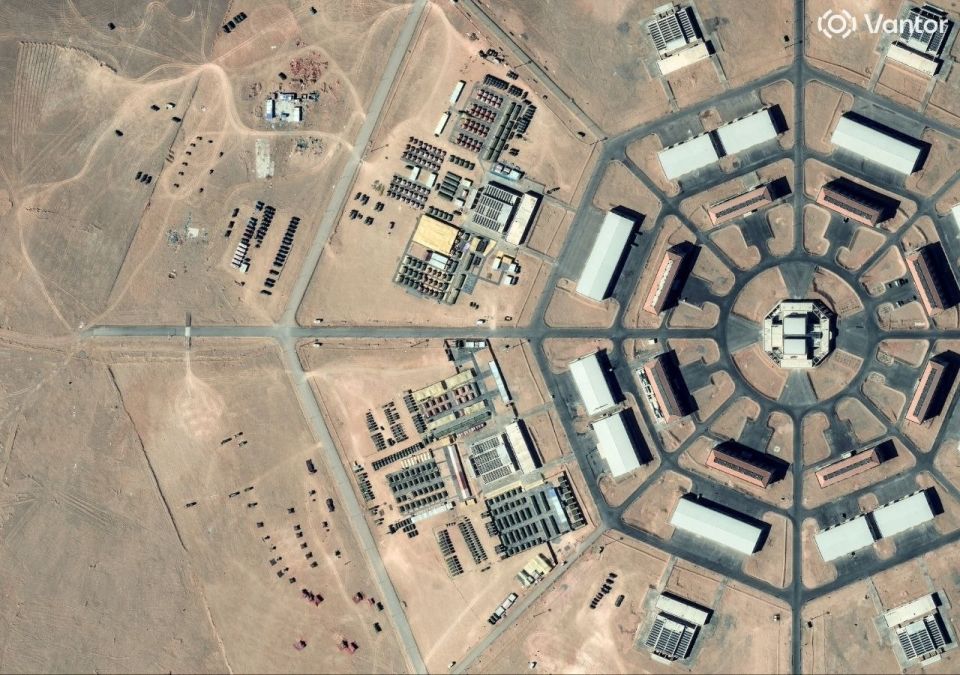 Согласно данным космической разведки, в пустынных районах Синьцзян-Уйгурского автономного района Народно-освободительная армия Китая развернула инфраструктуру крупномасштабных стартовых позиций, примыкающих непосредственно к...