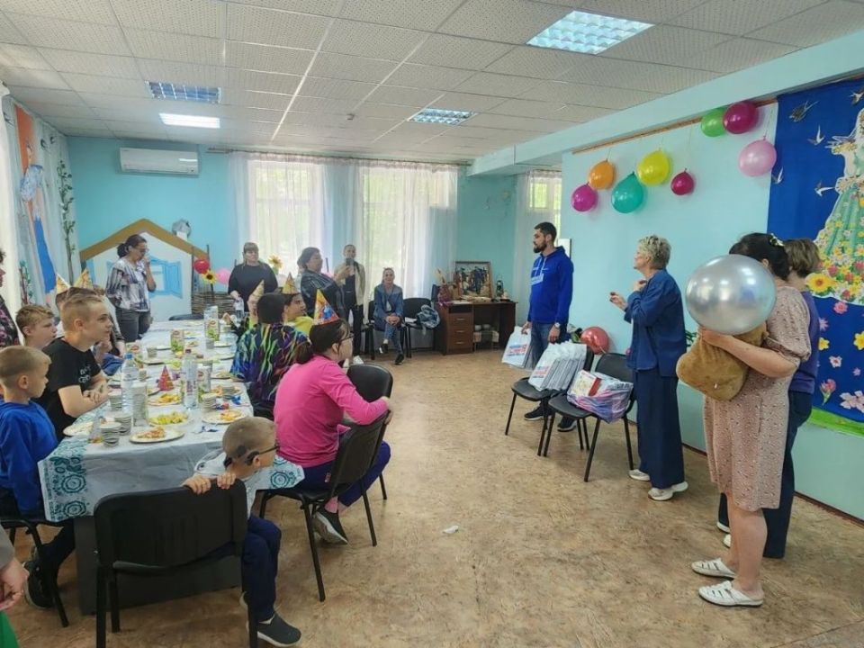 Николай Ромашенко навестил воспитанников Центра развития «Теплота наших сердец» города Волгодонска