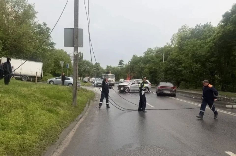 Два водителя пострадали в ДТП на улице Лелюшенко в Ростове