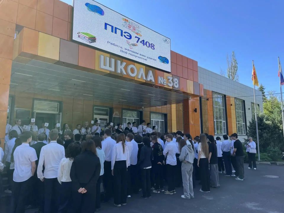 В Шахтах сегодня более 2 тысяч девятиклассников сдают ОГЭ по математике