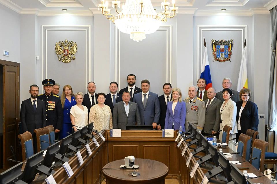 Законодательные Собрания Ростовской области и Ямало-Ненецкого автономного округа в рамках межпарламентского взаимодействия провели совместное заседание круглого стола, посвященное региональным и муниципальным мерам поддержки...