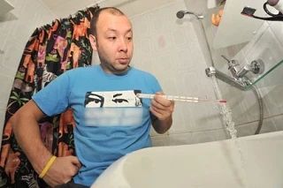 «Как с маленькими детьми выживать?»: Ростовчане массово жалуются губернатору на срыв сроков подачи горячей воды