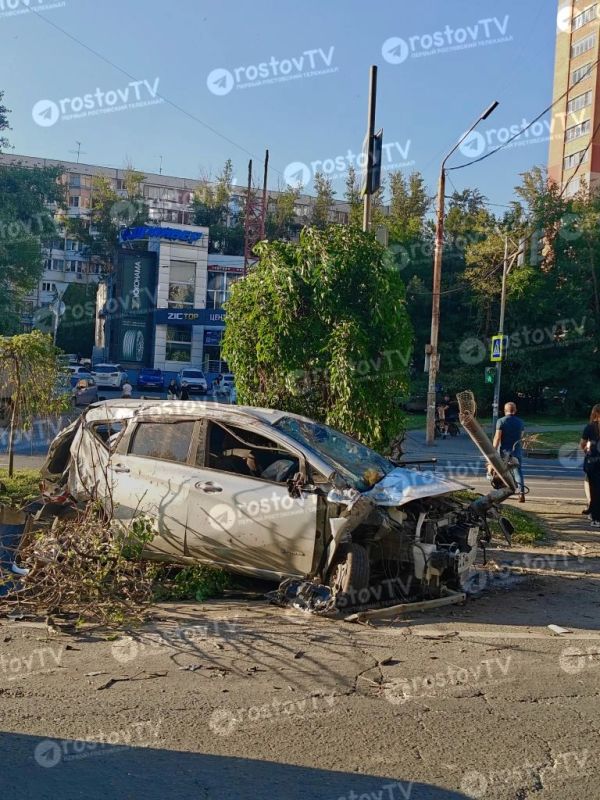 Жуткая авария произошла на ул. Королёва, в районе дома 10а в Ростове