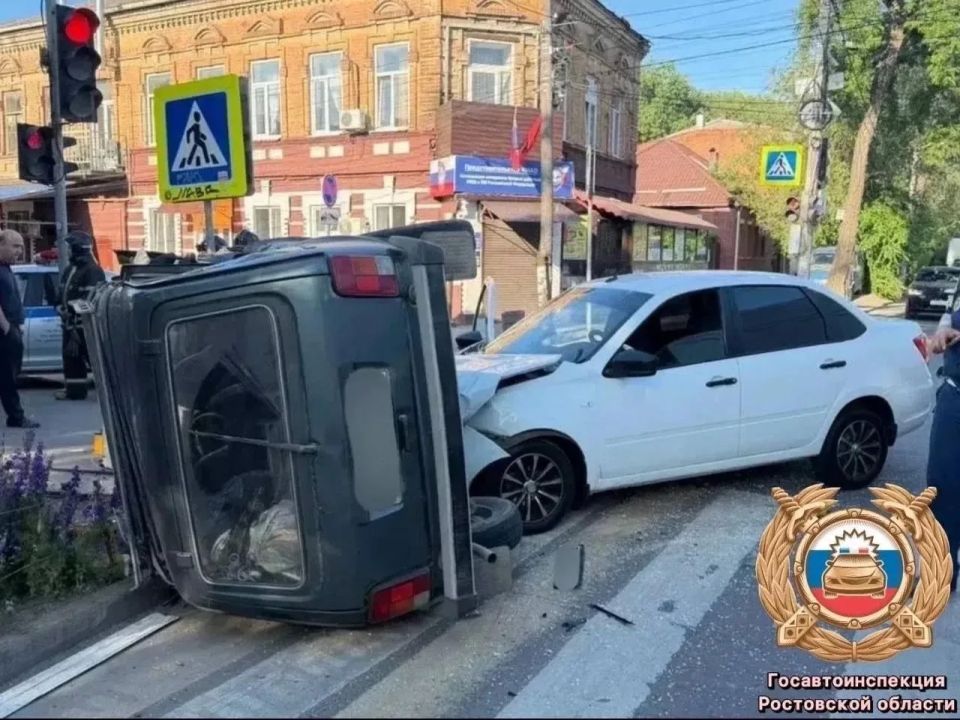3 человека пострадали в ДТП с перевёртышем в центре Ростова