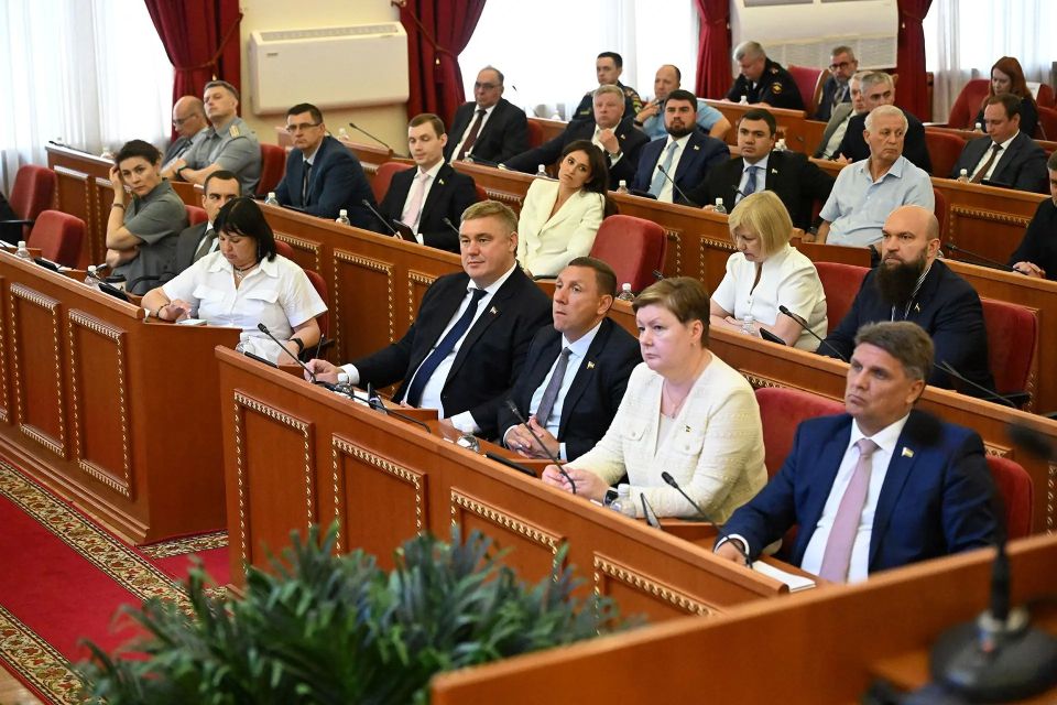 #33_е_заседание. Депутаты донского парламента приняли областной закон «Об исполнении бюджета Территориального фонда обязательного медицинского страхования Ростовской области за 2025 год»