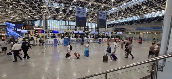 В связи с введенными ограничениями в работе аэропортов...
