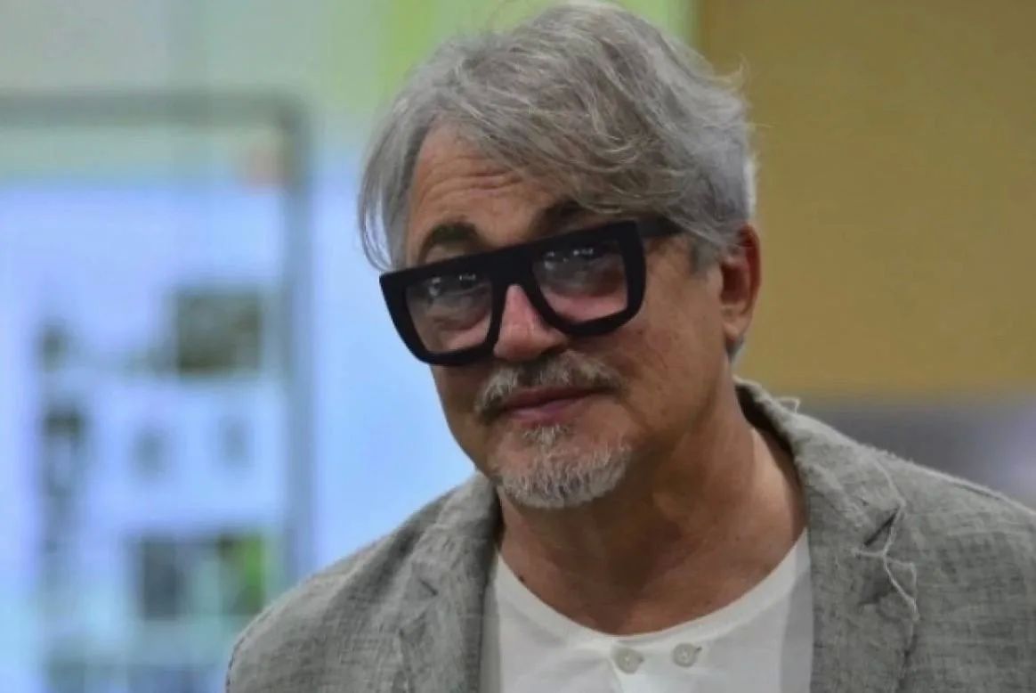 Дмитрий Дибров во время вечеринки упал с лестницы и разбил голову