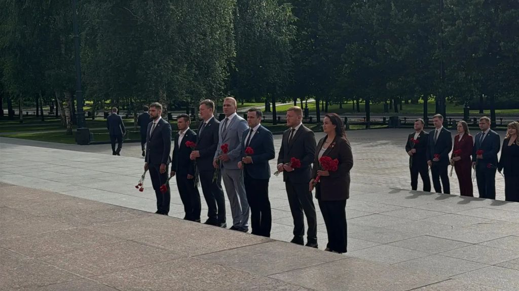 Николай Ромашенко в День памяти и скорби принял участие в памятной церемонии у Могилы Неизвестного Солдата в Москве