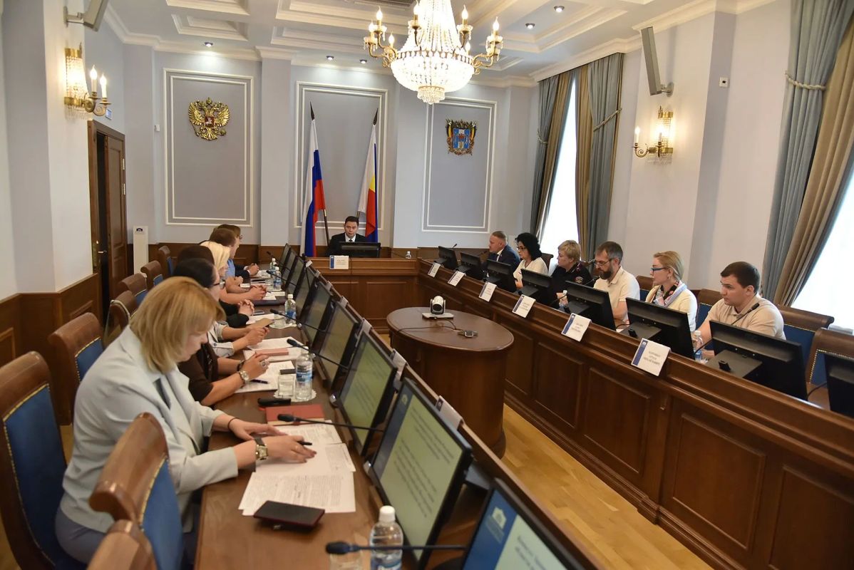 Депутаты донского парламента вместе с экспертами обсудили реализацию на территории Ростовской области Федерального закона «О пробации в Российской Федерации», который был принят в 2023 году