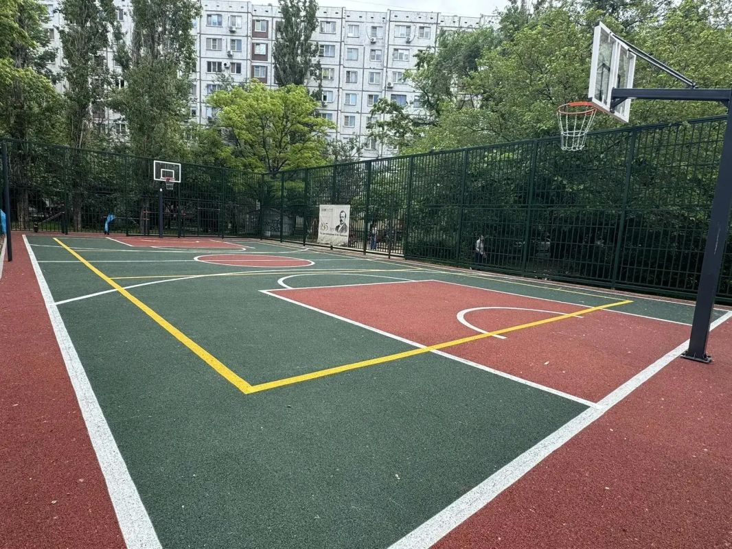 Новая спортплощадка открылась на бульваре Комарова в Ростове