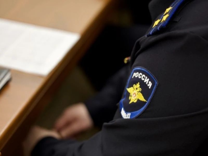 В Шахтах женщину осудят за кражу телефона и кошелька с деньгами