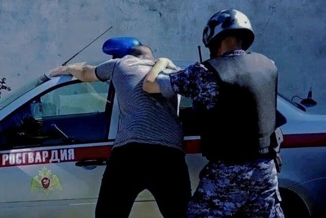 В Ростовской области сотрудники Росгвардии задержали мужчину, находящегося в федеральном розыске