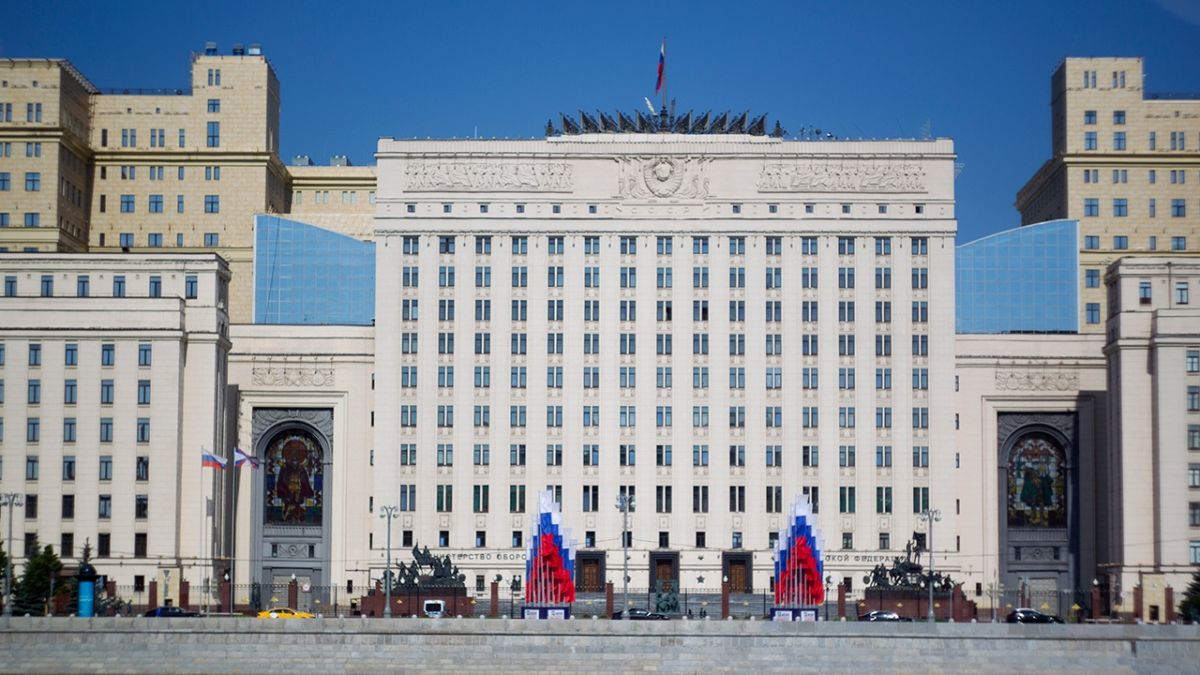Над российскими регионами сбили за ночь 415 украинских дронов