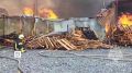 В Батайске произошло возгорание на двух складах, также горят деревянные поддоны, сообщает МЧС Ростовской области