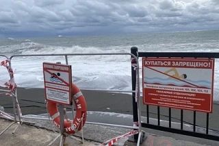 Жители Ростовской области попали в больницу после купания в море