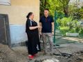 Депутат городской Думы Виталий Ломиворотов проинспектировал ход работ на стадионе школы №82