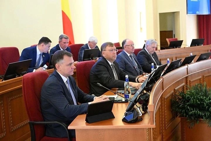 «Хорошая тенденция»: В Ростовской области увеличили расходы на медицину, дороги и поддержку бойцов СВО