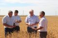 Вячеслав Василенко ознакомился с ходом уборочной кампании в Обливском районе