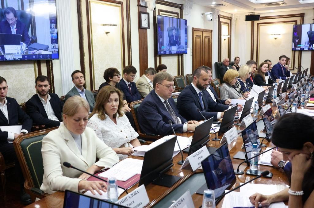 Александр Ищенко предложил расширить электронный документооборот между судами и приставами