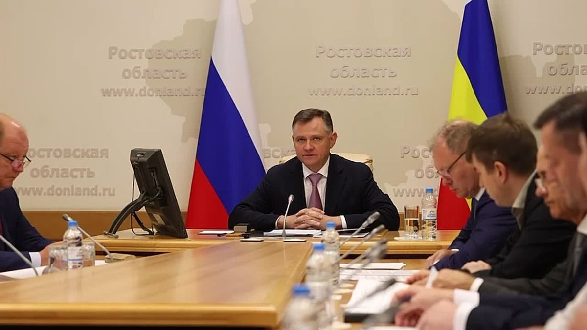 Юрий Слюсарь: Провел оперативный штаб, где обсудили ход ликвидации последствий последних воздушных атак БПЛА и природной стихии, которая обрушилась на донской регион в выходные